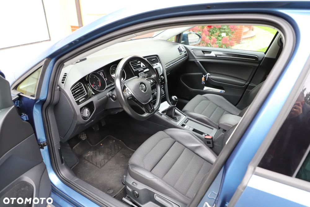 Volkswagen Golf - 13