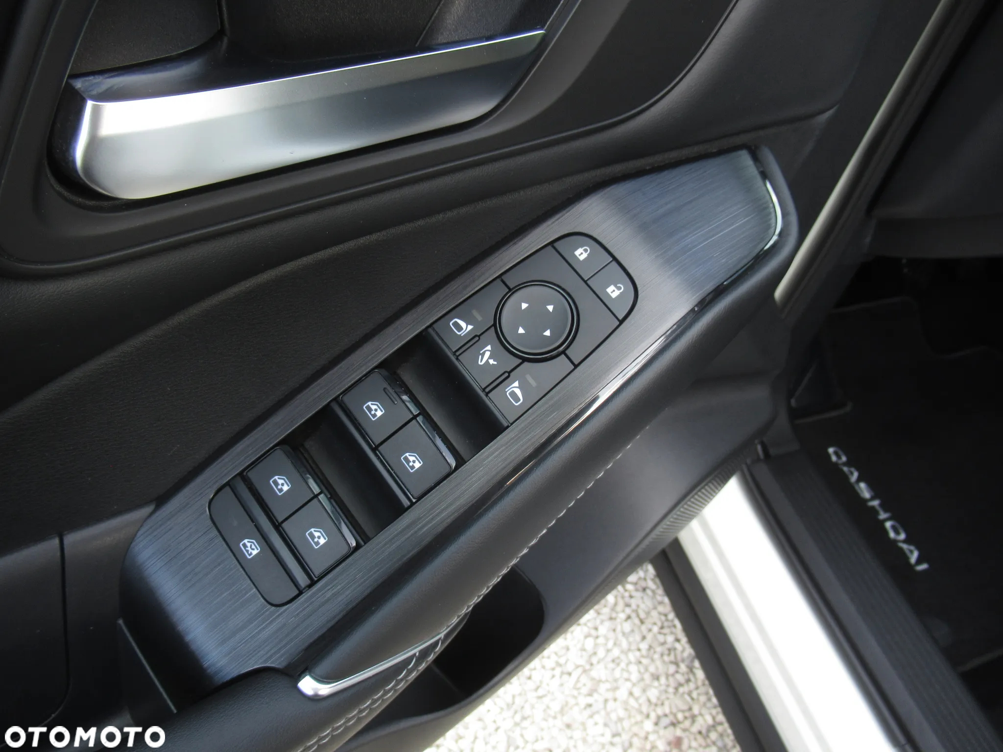 Nissan Qashqai 1.3 DIG-T N-Connecta - 37