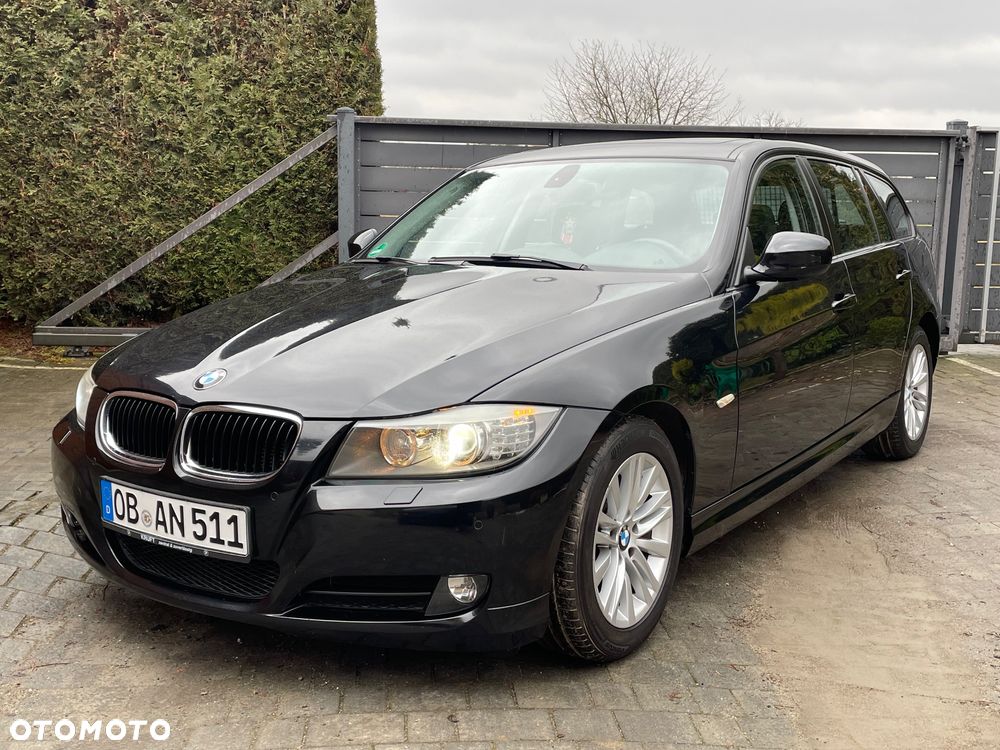 BMW Seria 3 318i Edition Exclusive