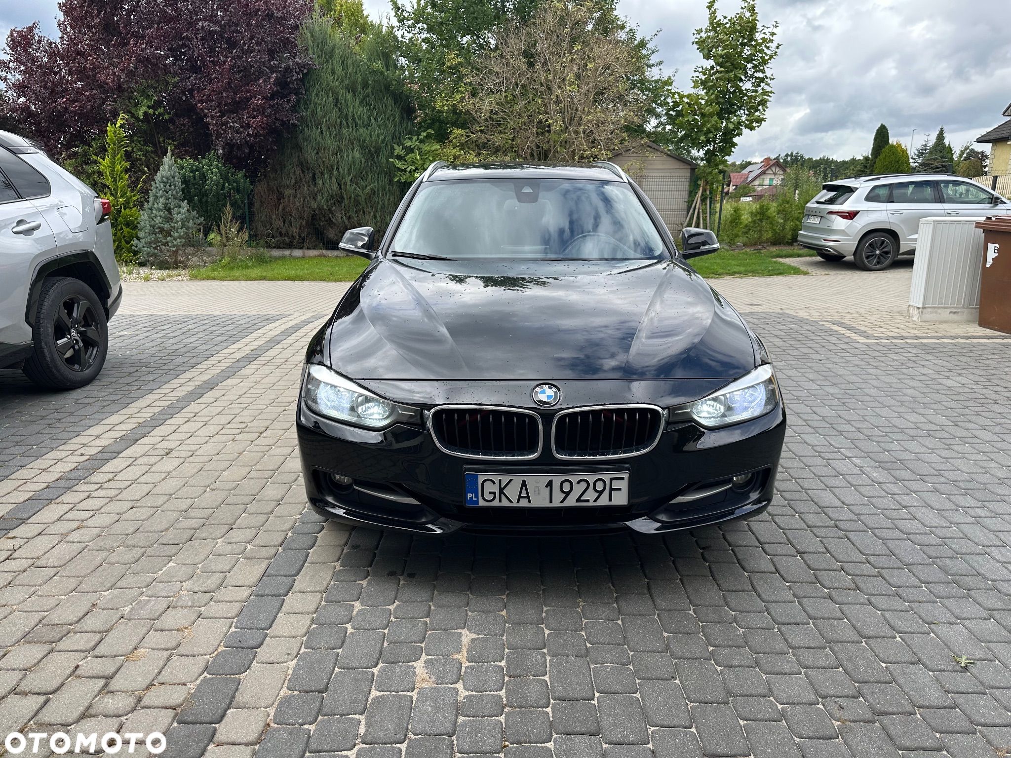 BMW Seria 3 318d Touring - 1