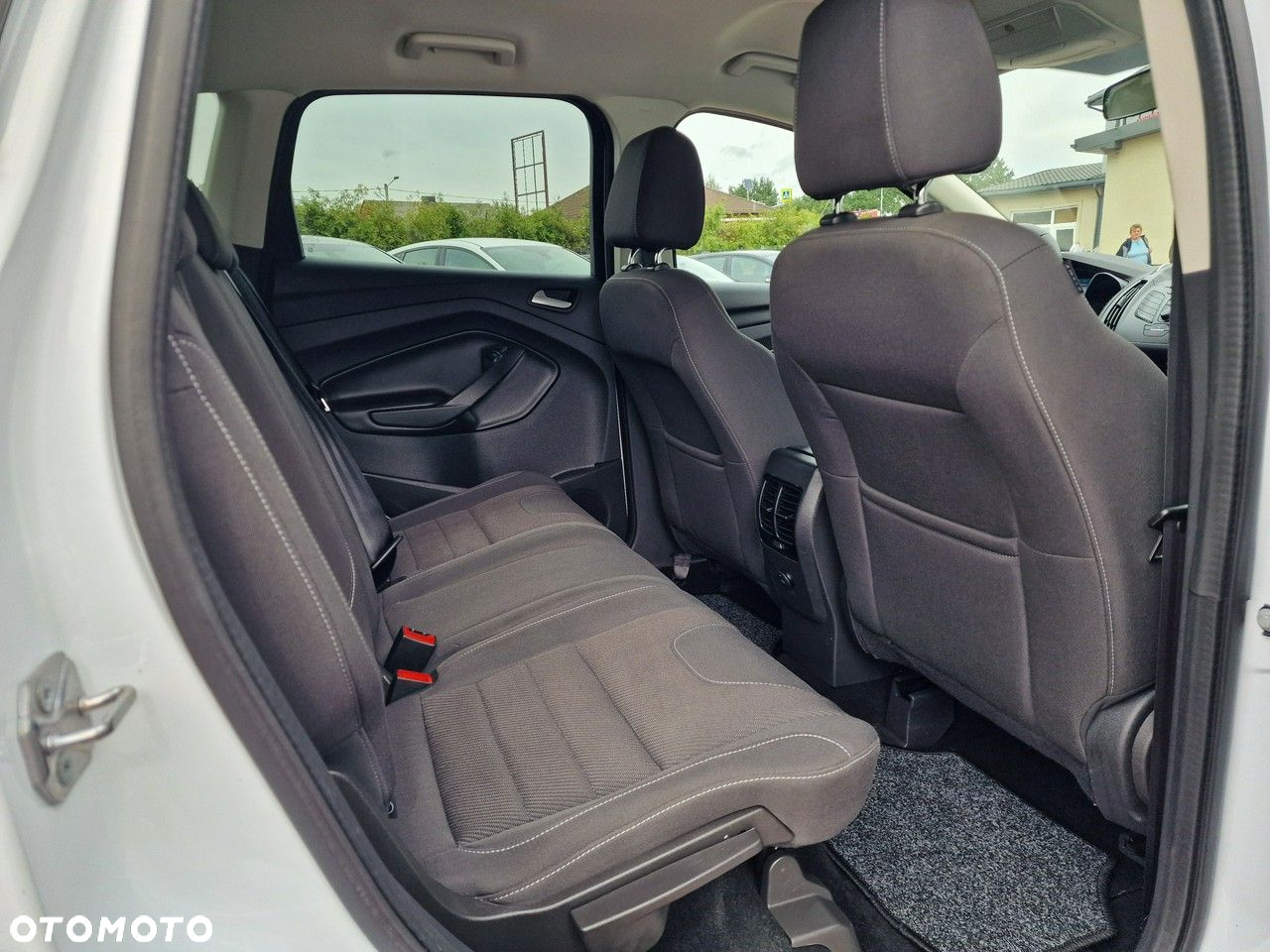 Ford Kuga 1.6 EcoBoost 2x4 Trend - 24