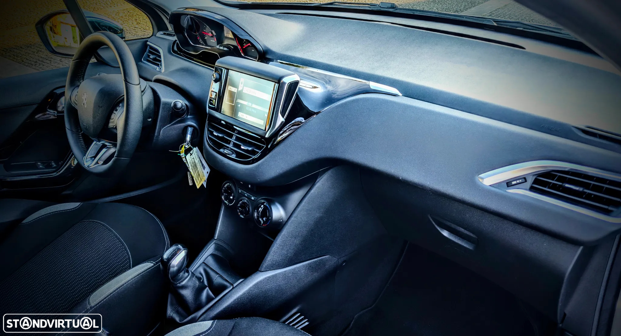 Peugeot 208 1.2 PureTech Style - 12