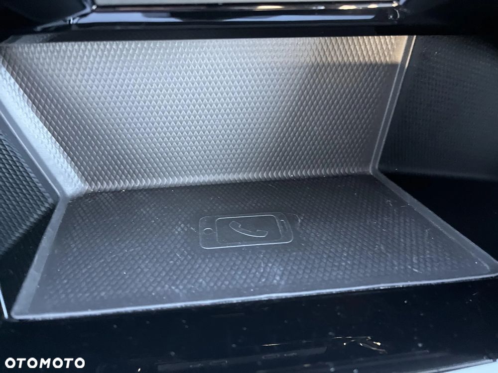 Volkswagen Golf Variant 1.5 eTSI mHEV Style DSG - 32