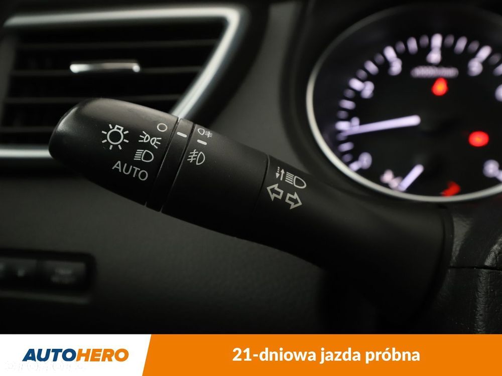 Nissan Qashqai 1.2 DIG-T N-Connecta - 29