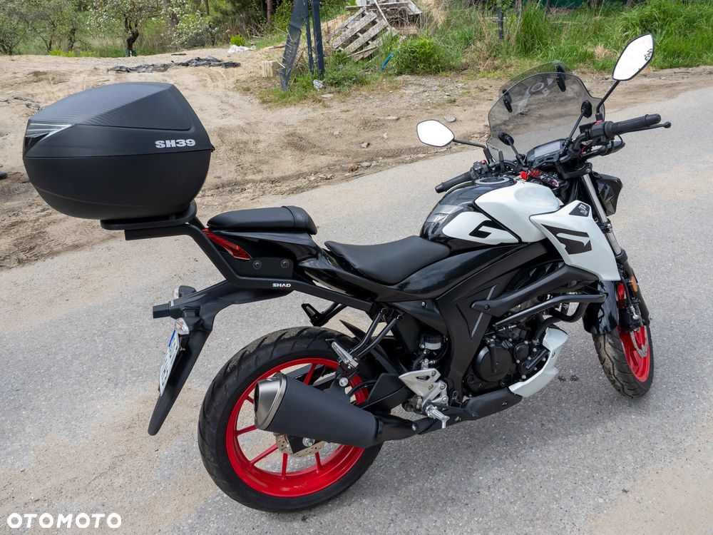 Suzuki GSX - 3