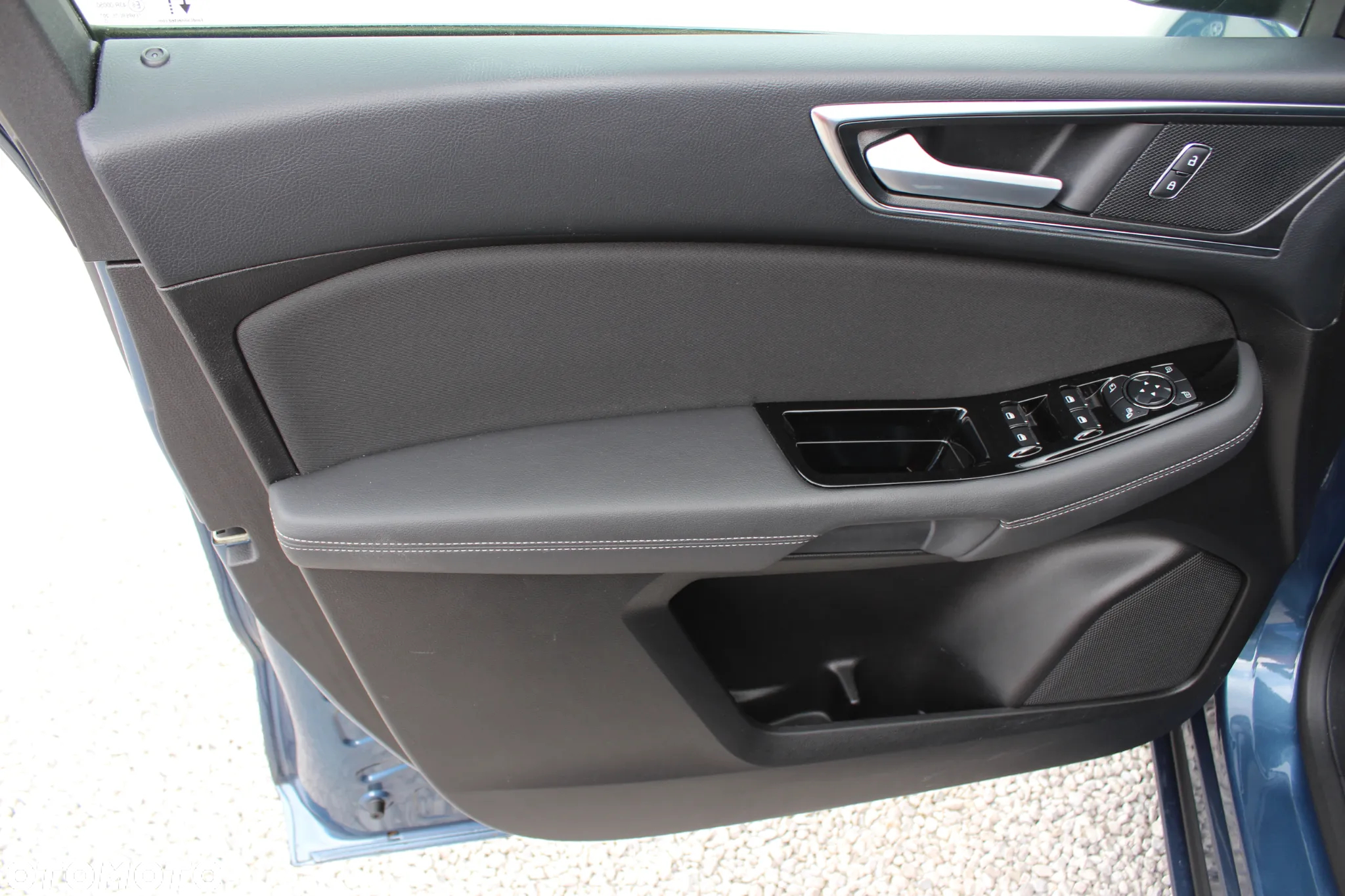 Ford S-Max 2.0 EcoBlue Titanium - 24