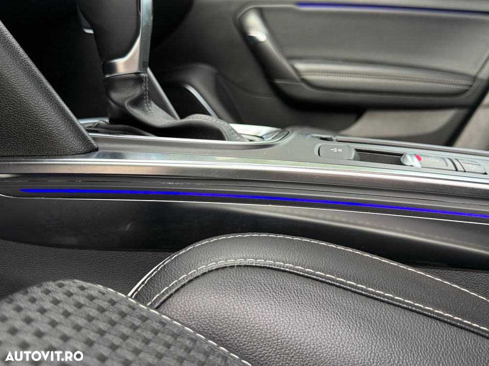 Renault Megane ENERGY dCi 110 EDC BOSE EDITION - 12