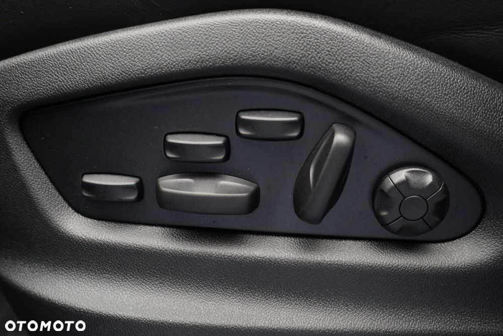 Porsche Cayenne - 38