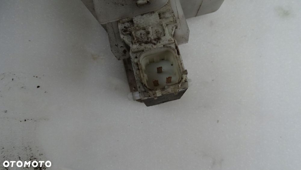 zbiorniczek spryskiwaczy kia ceed 2007-2012 98610-1h100 - 2