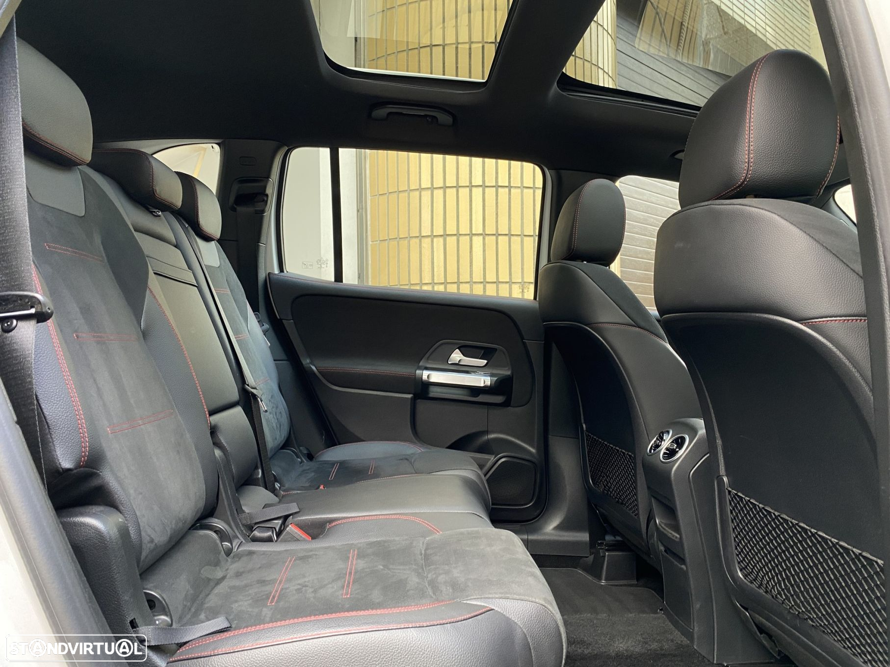 Mercedes-Benz GLB 180 d AMG Line - 11