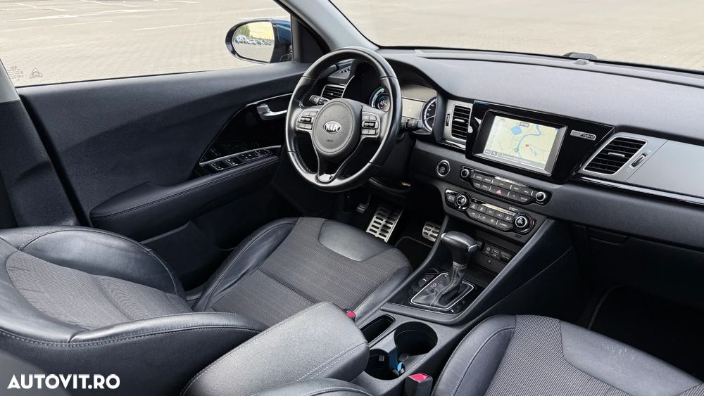 Kia Niro 1.6 GDI 2WD Aut. Vision - 2