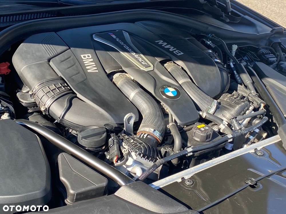 BMW Seria 5 M550i xDrive sport - 8