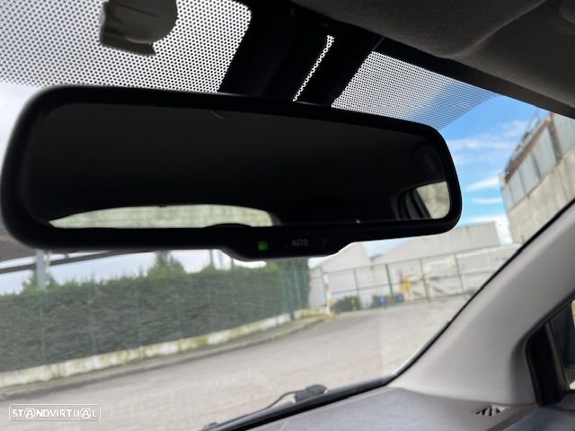 Toyota iQ 1.0 + - 17