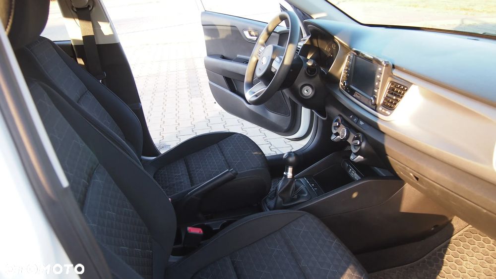 Kia Rio 1.2 M - 10