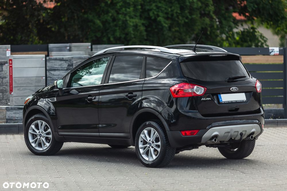 Ford Kuga 2.0 TDCi 2x4 Titanium - 16