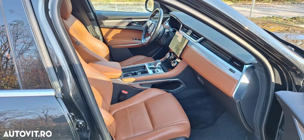 Jaguar F-Pace D200 AWD R-Dynamic SE - 8