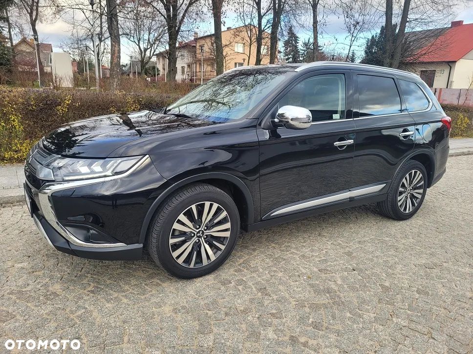 Mitsubishi Outlander 2.0 Intense + Navi 4WD CVT - 9