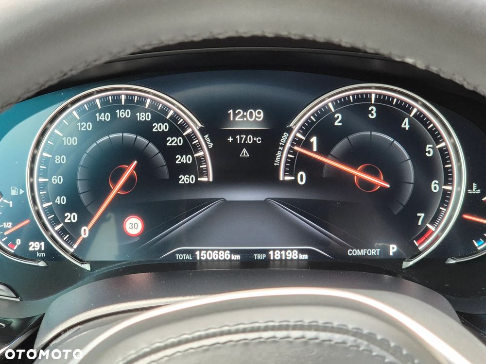 BMW Seria 5 530i xDrive M Sport sport - 32