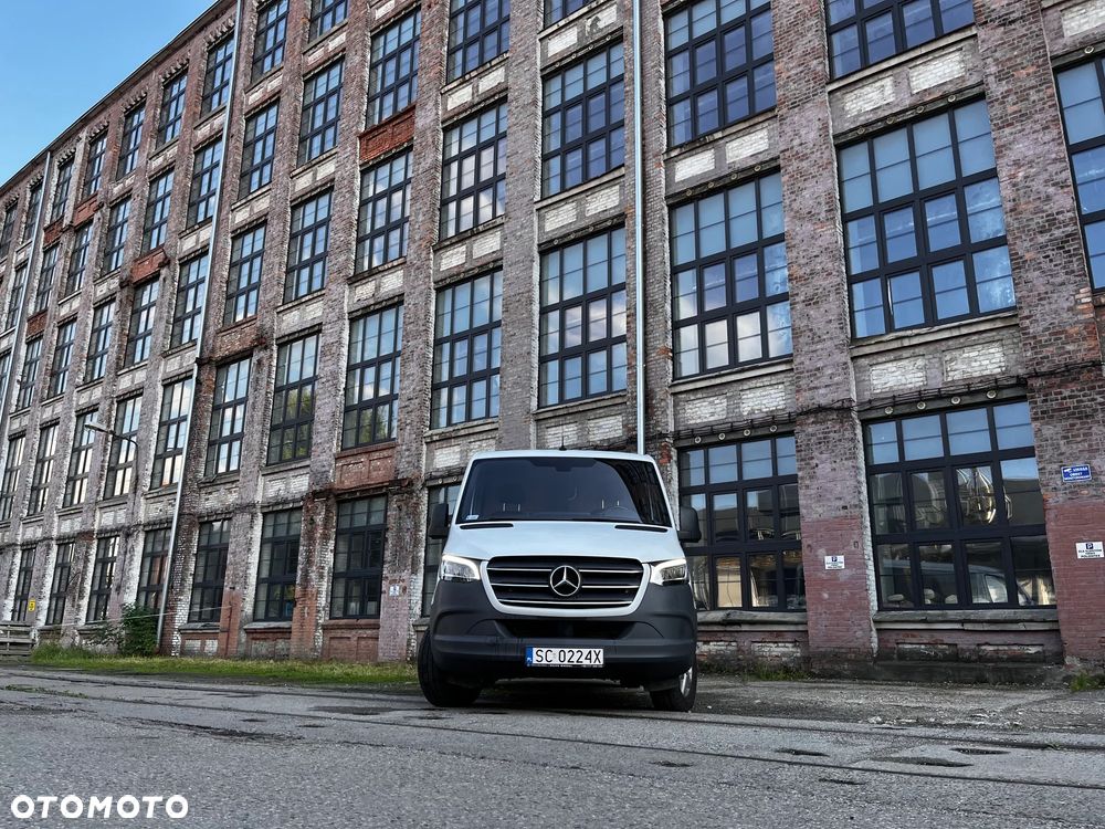 Mercedes-Benz Sprinter - 2