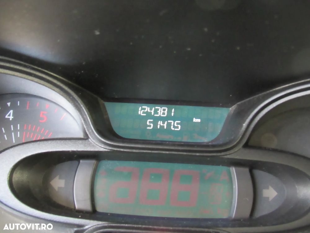 Renault Trafic - 12
