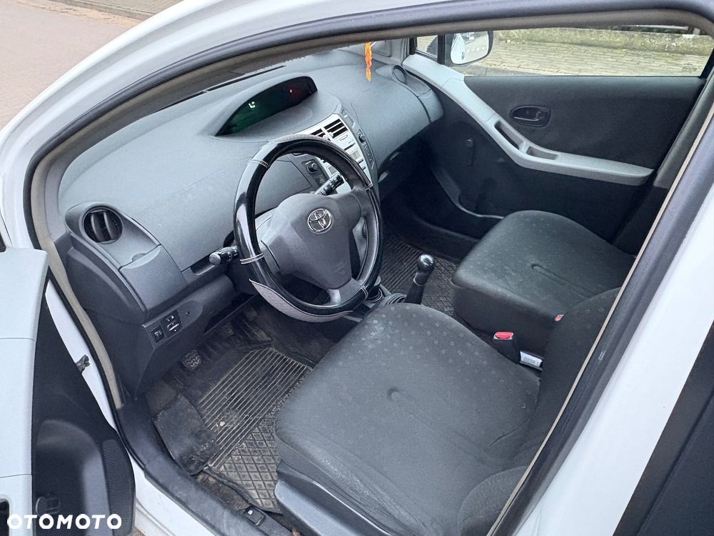 Toyota Yaris 1.0 Luna - 9