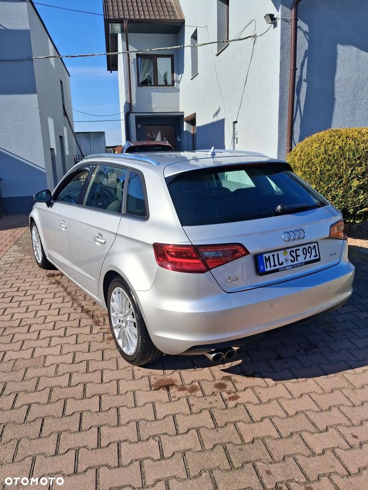 Audi A3 Sportback - 2