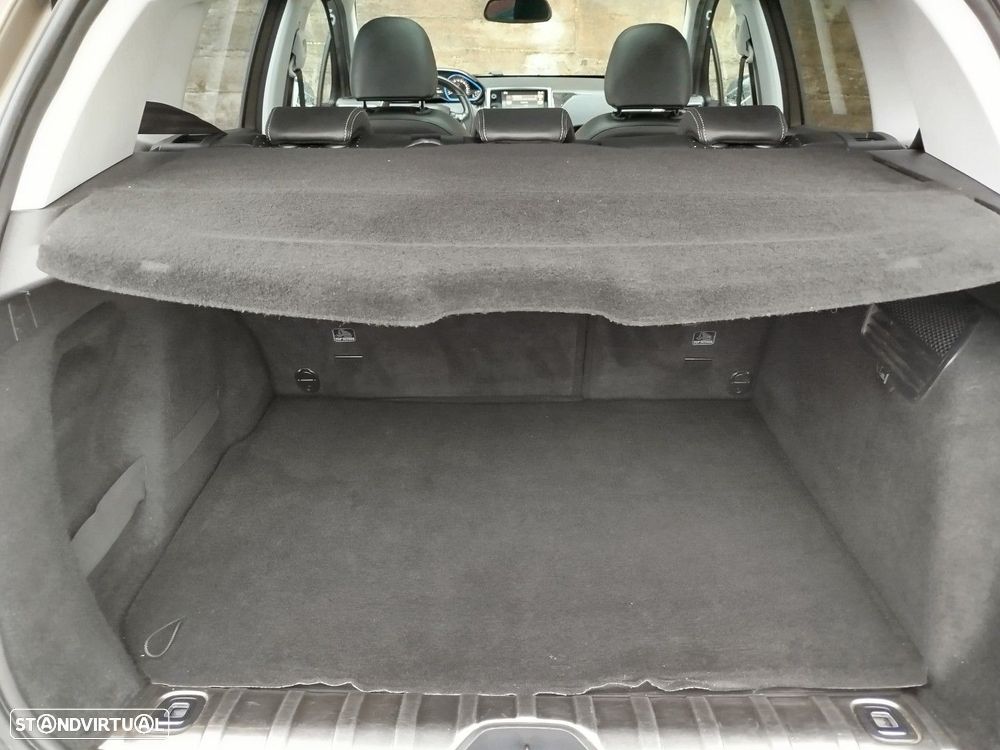 Peugeot 2008 1.2 PureTech Allure EAT6 - 34