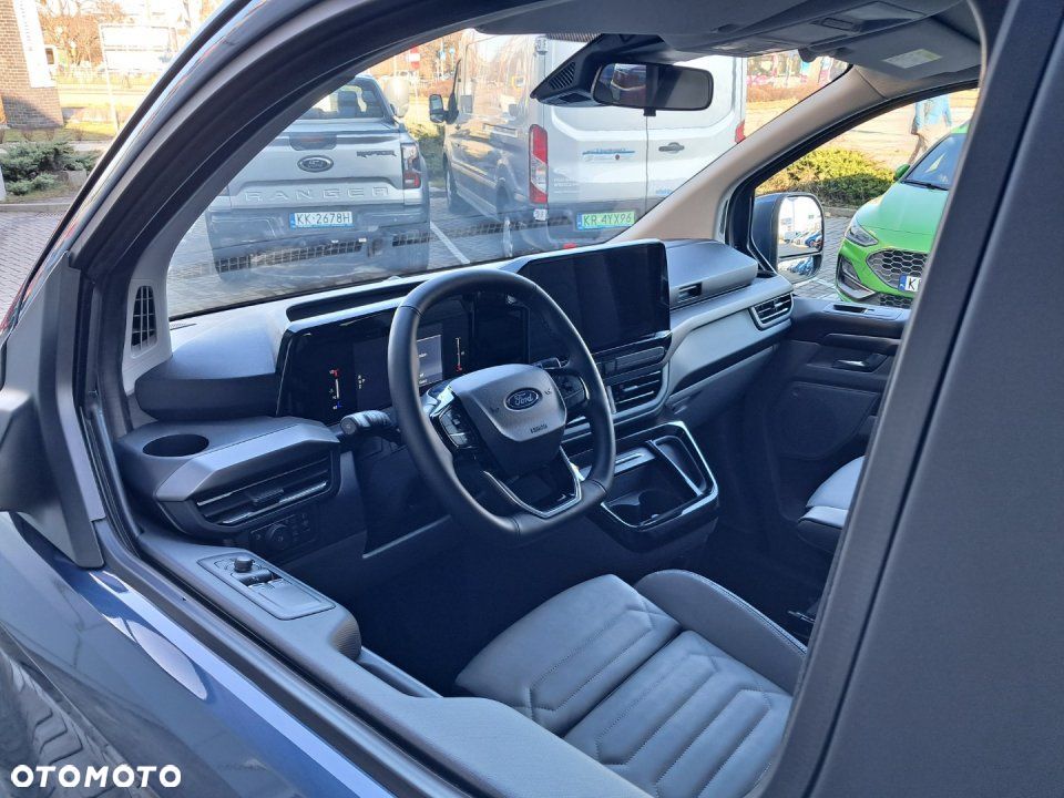 Ford Tourneo Custom - 10