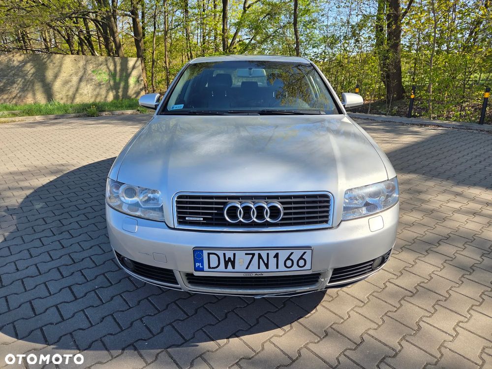 Audi A4 Limousine - 8