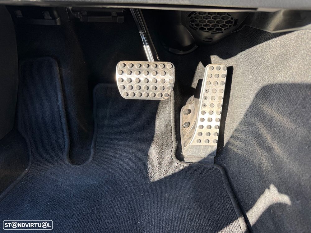 Mercedes-Benz E 220 d AMG - 11