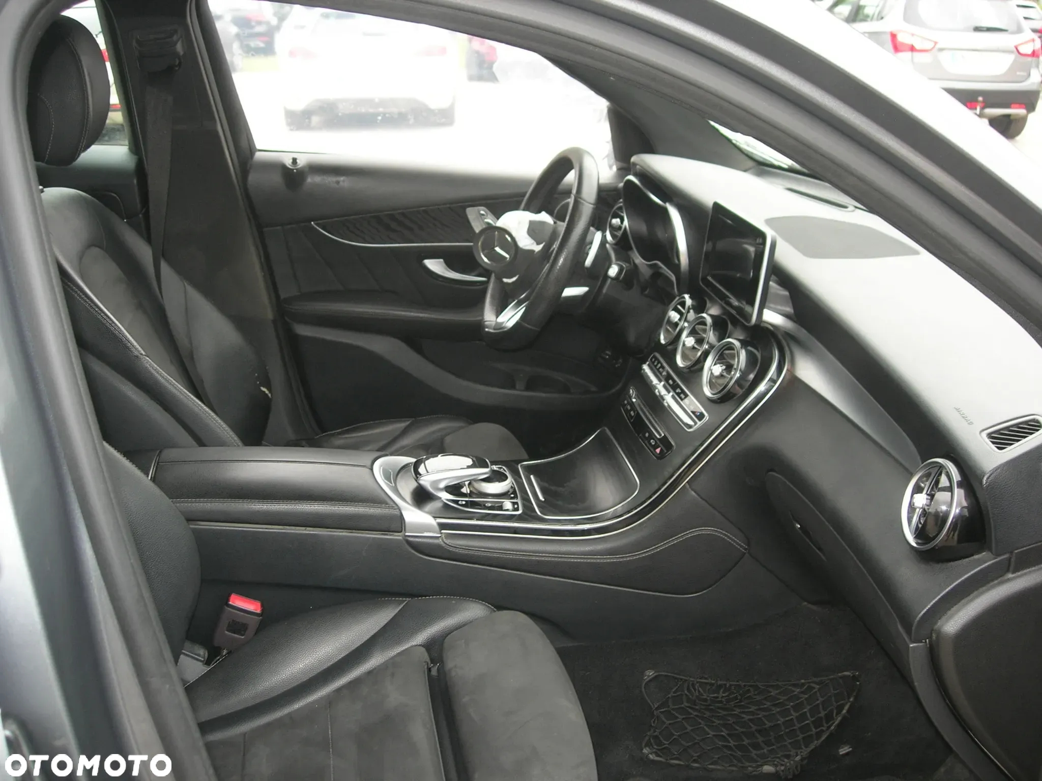 Mercedes-Benz GLC 220 d 4Matic 9G-TRONIC AMG Line - 22