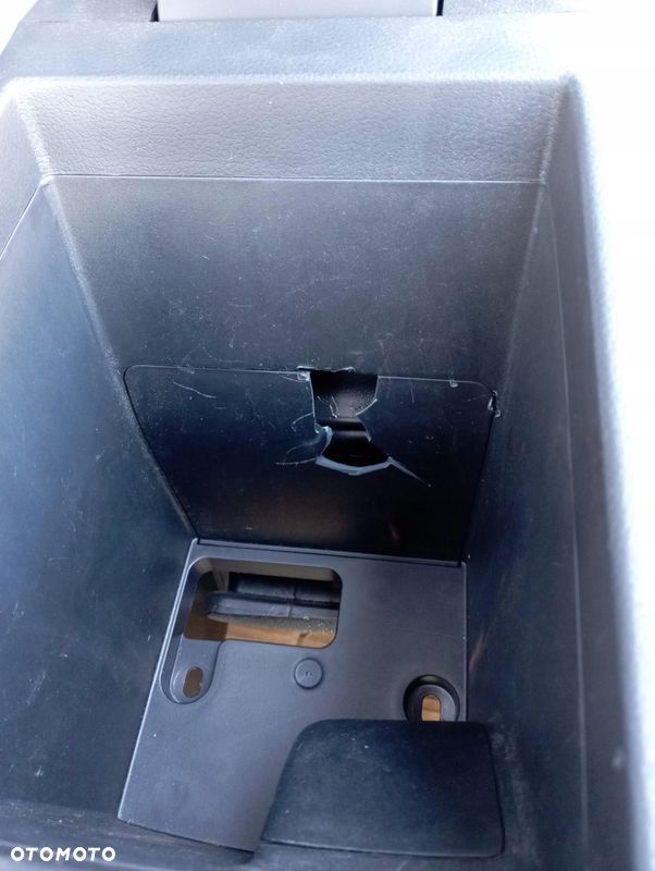 KIA CARENS IV 4 TUNEL ŚRODKOWY PODŁOKIETNIK - 3