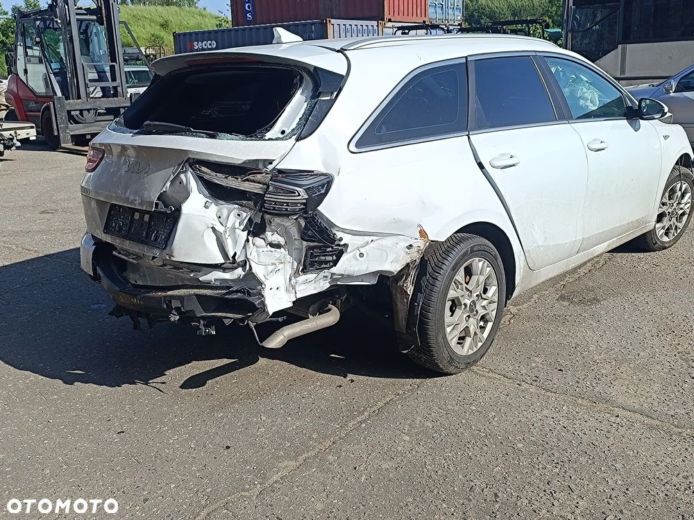 Kia Ceed 1.5 T-GDI DCT7 OPF Vision - 6