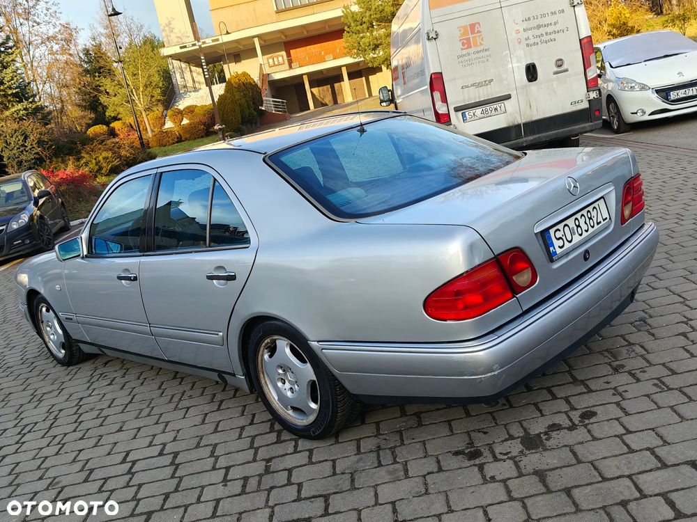 Mercedes-Benz Klasa E - 14