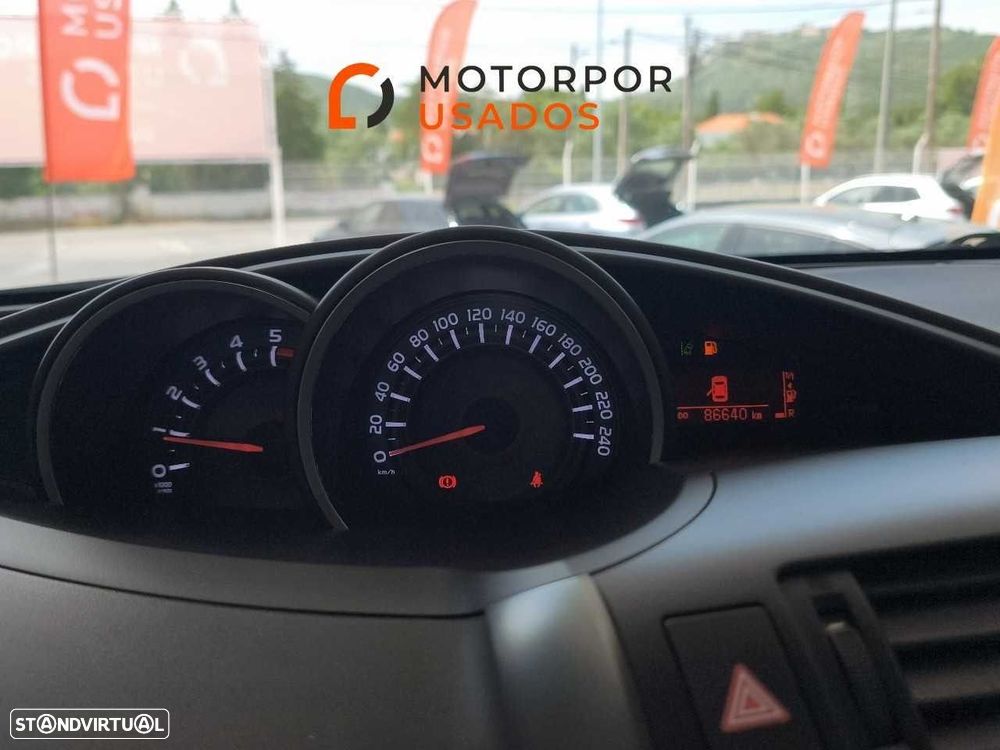 Toyota Verso 1.6 D-4D Comfort - 22