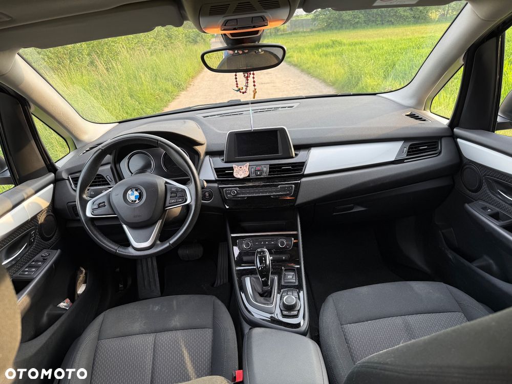 BMW Seria 2 218d - 6