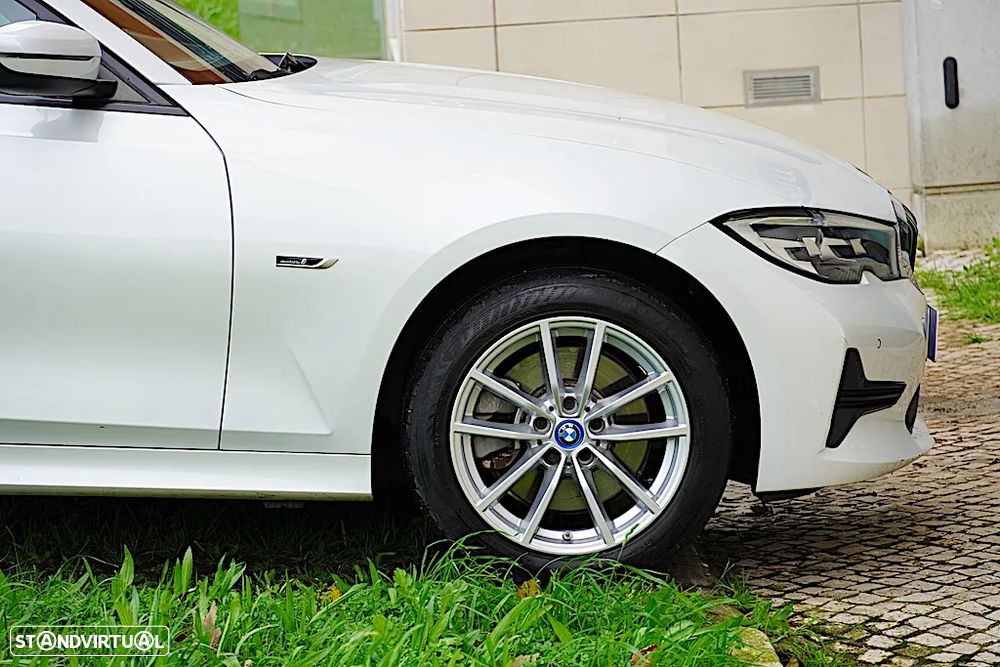 BMW 320 e Touring Corporate Edition Auto - 11
