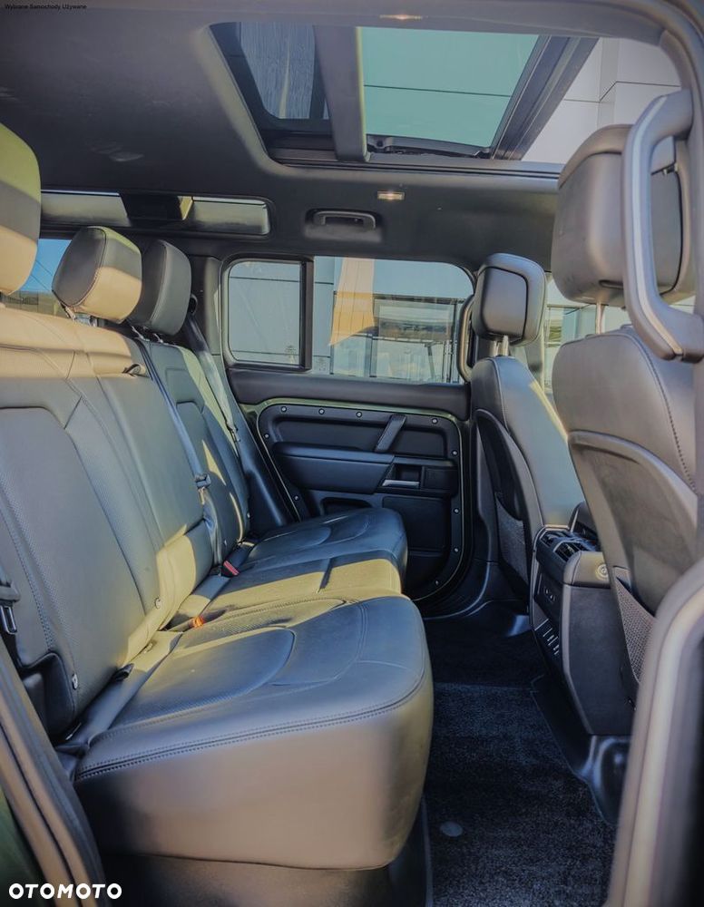 Land Rover Defender - 16