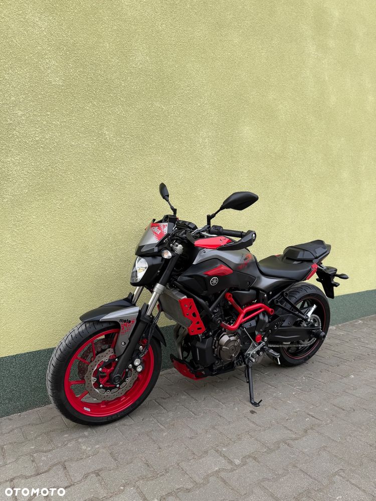 Yamaha MT - 27