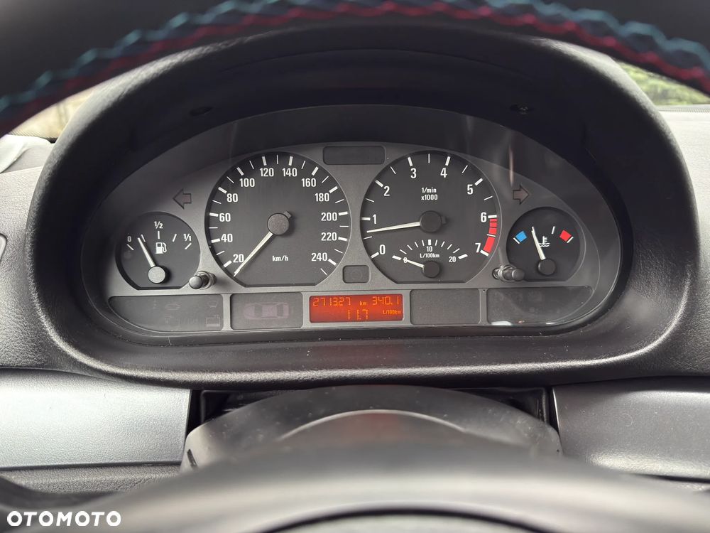 BMW Seria 3 320i - 9