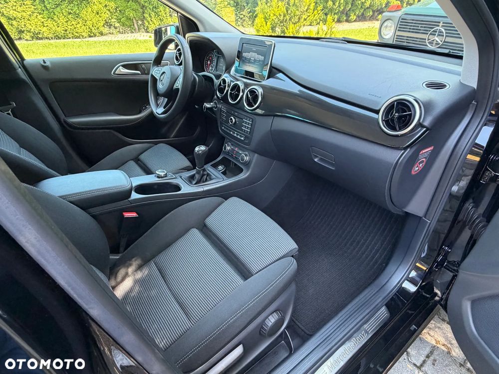 Mercedes-Benz Klasa B 180 BlueEFFICIENCY Edition Style - 18