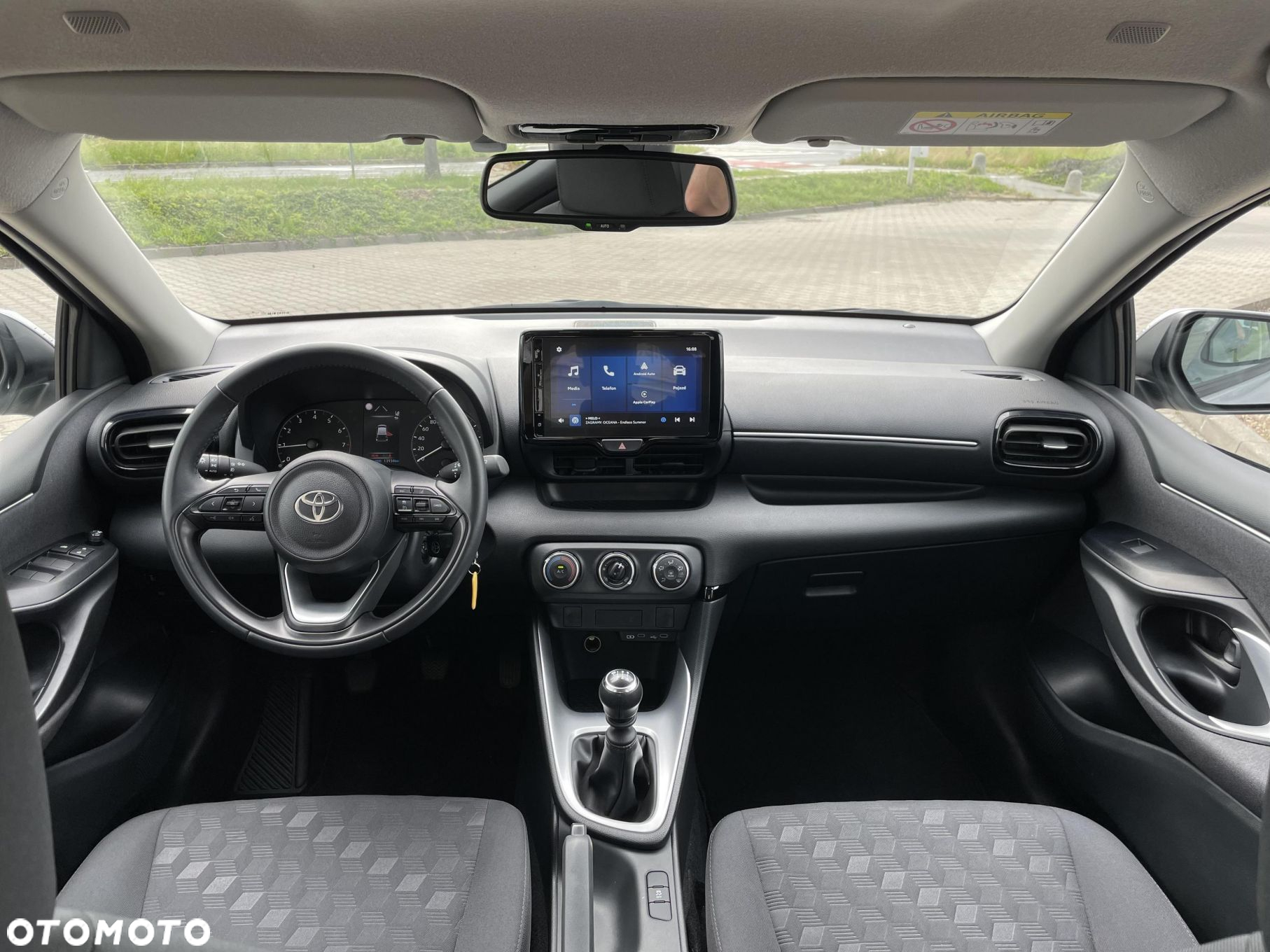 Toyota Yaris 1.5 Comfort - 11