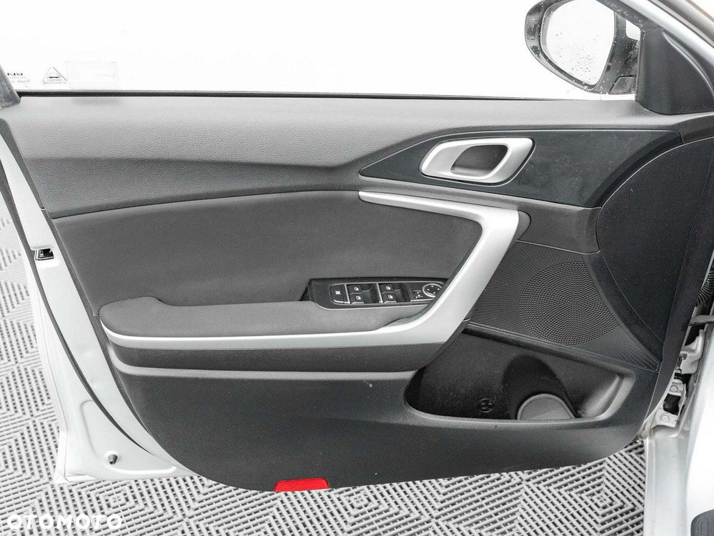 Kia Ceed 1.5 T-GDI M - 10