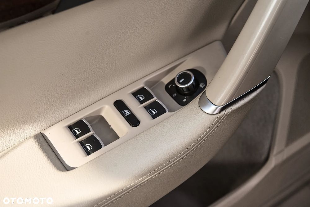 Volkswagen Passat 2.0 TDI 4Mot Highline DSG - 15