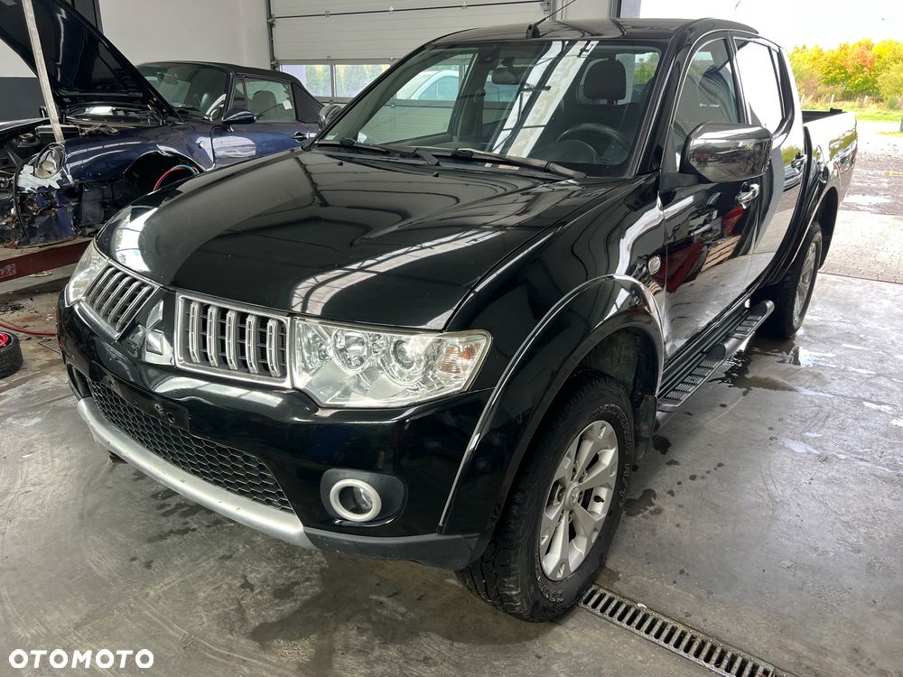 Mitsubishi L200 2.5 DID Instyle Sport - 2