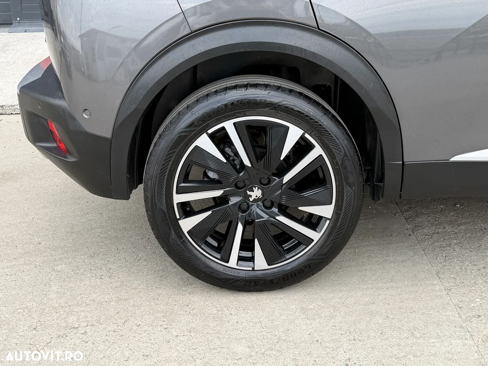 Peugeot 2008 PureTech 130 EAT8 GT Pack - 18