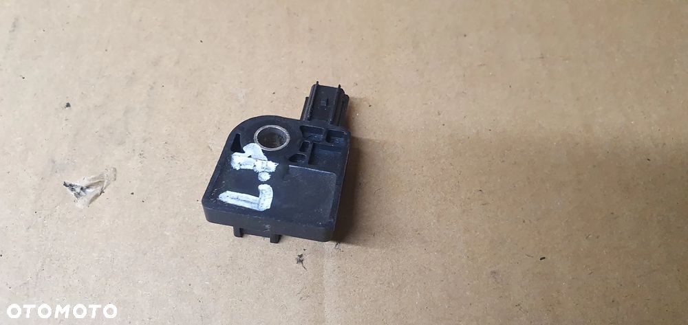 Czujnik sensor uderzeniowy Airbag Kia Sportage III 95920-2S000 - 4