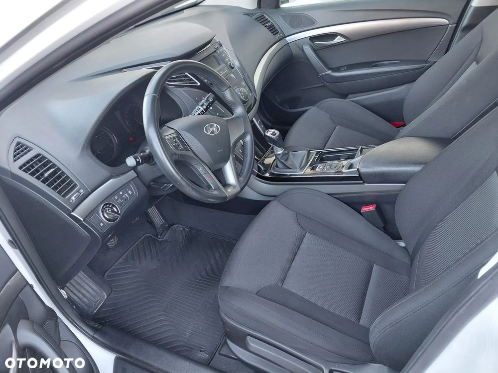 Hyundai i40 Kombi 1.6 Trend - 10