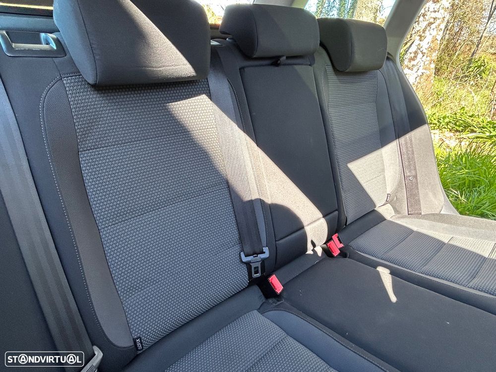 VW Golf Variant 1.6 TDi Confortline - 11