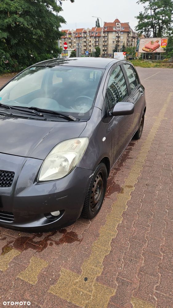 Toyota Yaris - 8